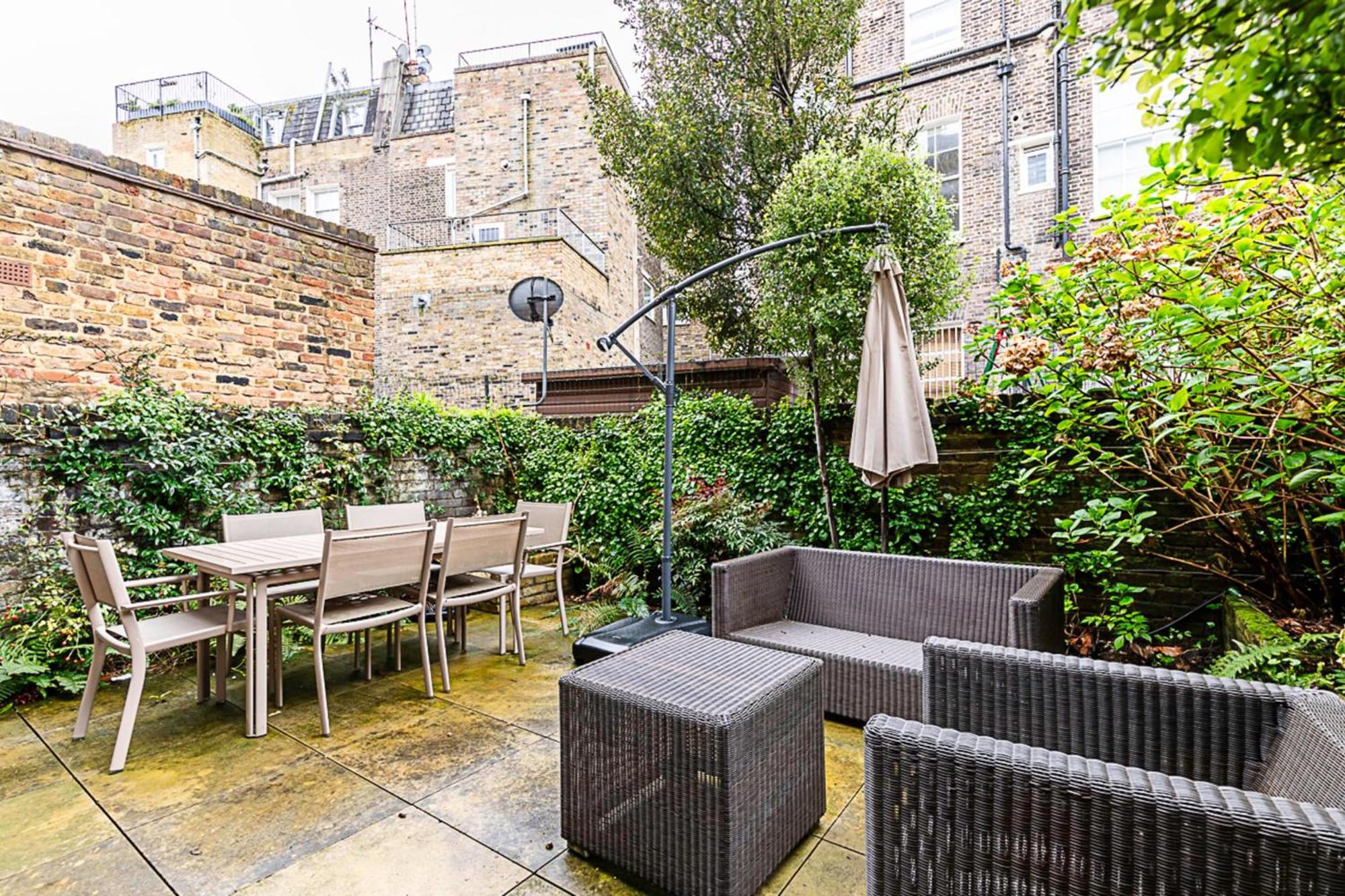 Luxe Retreat 5-bed Gem London